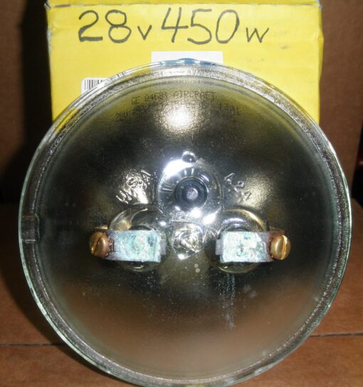 New, 28V450W, Aircraft Landing Light, NOS General Electric, GE, Q4681, Military Standards MS24241, 6240-00-372-4841, PAR-46, Spotlight, Sealed Beam, MH-47E, AH-64D, MS25241-Q4681, New Old Stock, light oxidation, see photos, R1C9